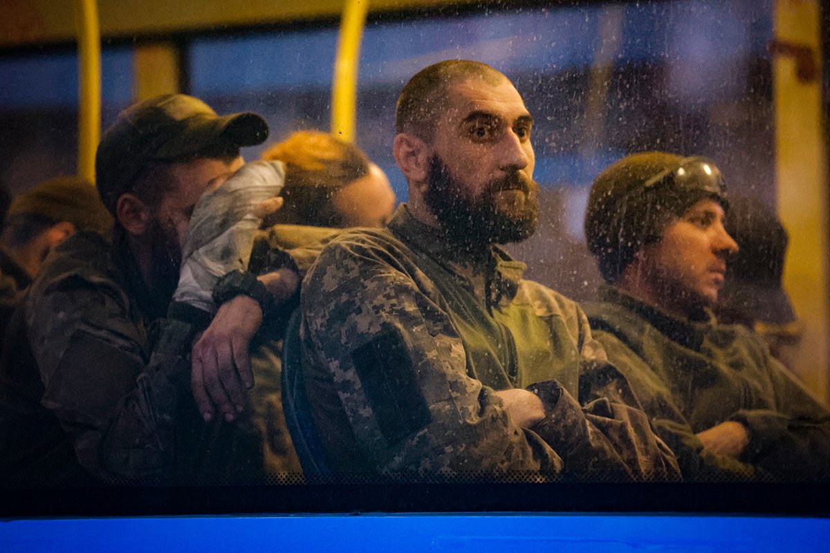 Evakuimi i ushtrisë ukrainase nga territori i uzinës Azovstal në Mariupol pas dorëzimit të ushtrisë ruse, Ukrainë, 17 maj 2022. Foto: Alessandro Guerra / EPA-EFE