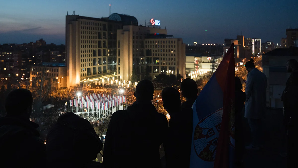 В Сербии не утихают акции протеста из-за ноябрьской трагедии в Нови-Саде, когда после обрушения навеса на вокзале погибли 15 человек