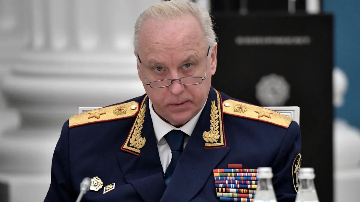 Александр Бастрыкин: 

Вот тогда я б спокойно ушёл //
Пред уходом услышав вдогонку //
Что, как дед, я с боями прошёл // ...