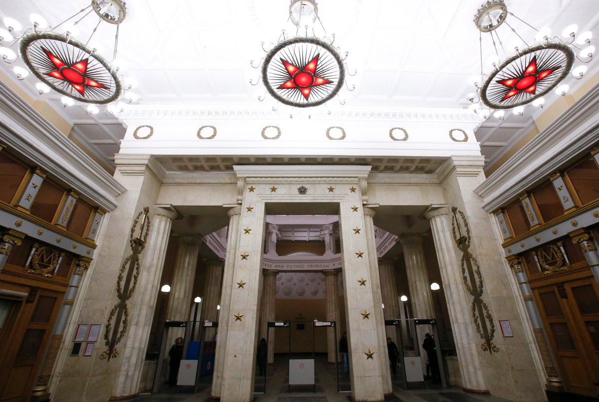 Интерьер станции метро «Курская», Москва, 2016 год. Фото: Сергей Карпухин / Reuters / Scanpix / LETA
