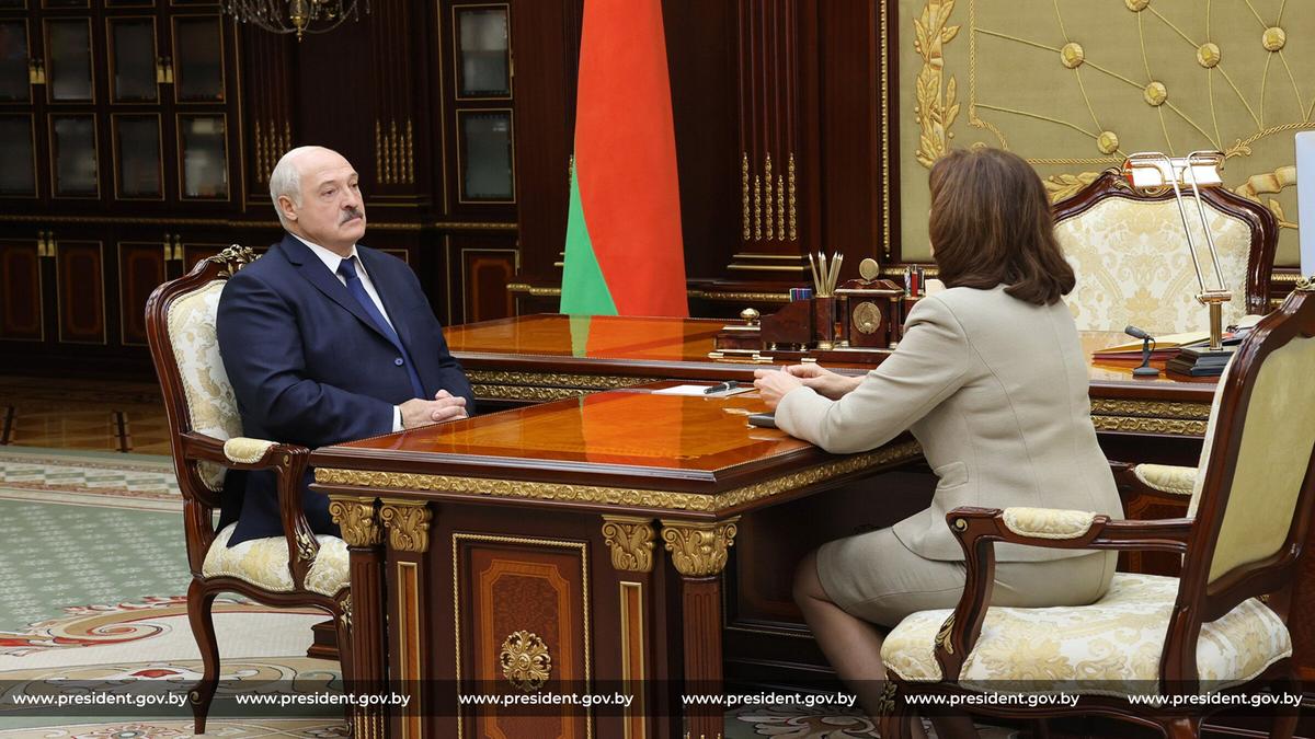 Алексанлр Лукашенко и Наталья Кочанова. Фото: Сайт Президента Беларуси