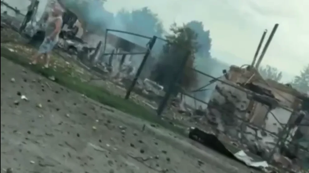 Власти Курской области заявили, что вывезли около 200 человек из обстреливаемых районов. Жители утверждают, что им отказывают в эвакуации