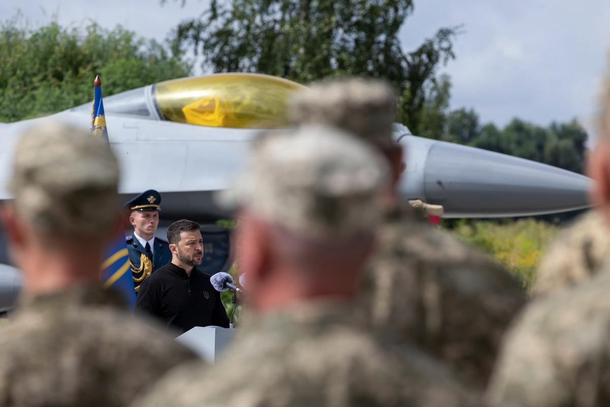 Zelensky visits troops on Day of the Air Force, 4 August 2024. Photo: PRESIDENTIAL PRESS SERVICE