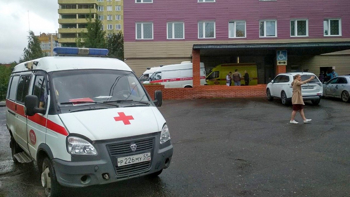 Минздрав предлагает разрешить посещать пациентов в стационарах круглосуточно