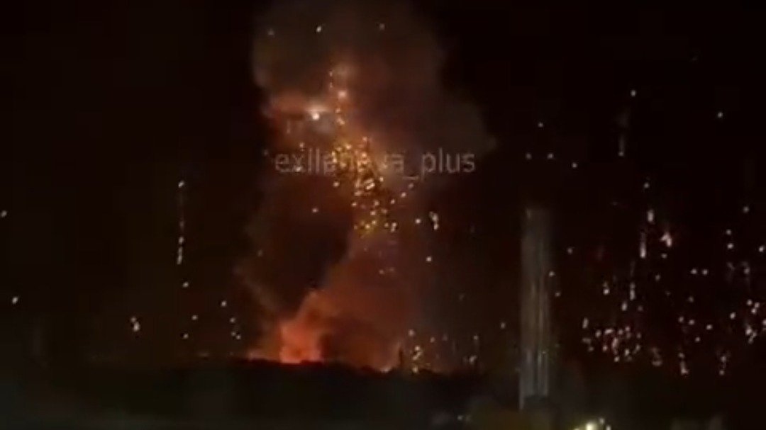 В Новороссийске во время украинской атаки пострадали четыре человека. Дроны повредили судно и жилые дома