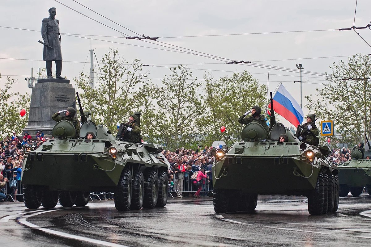 A Russian military parade marking the 69th anniversary of the victory over the Nazi Germany in the WWII in Sevastopol, Crimea, 09 May 2014. Photo: EPA/ANTON PEDKO
