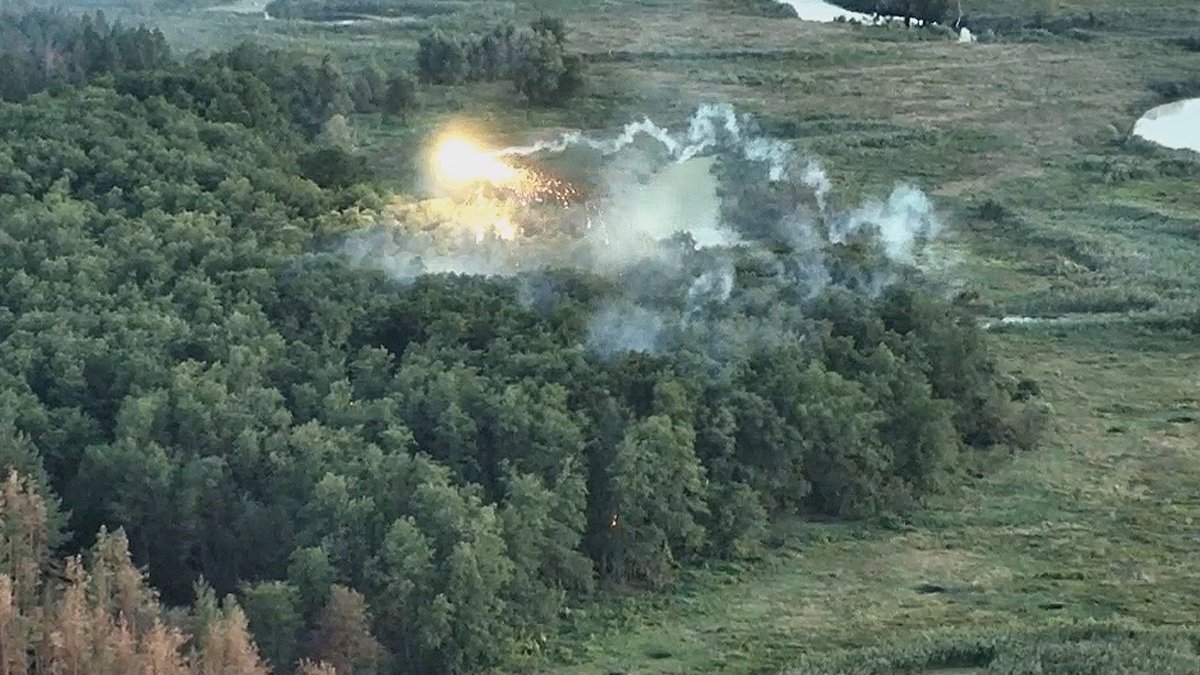 Последствия использования украинскими военнослужащими дрона с термитом. Фото: Khorne Group /  Telegram