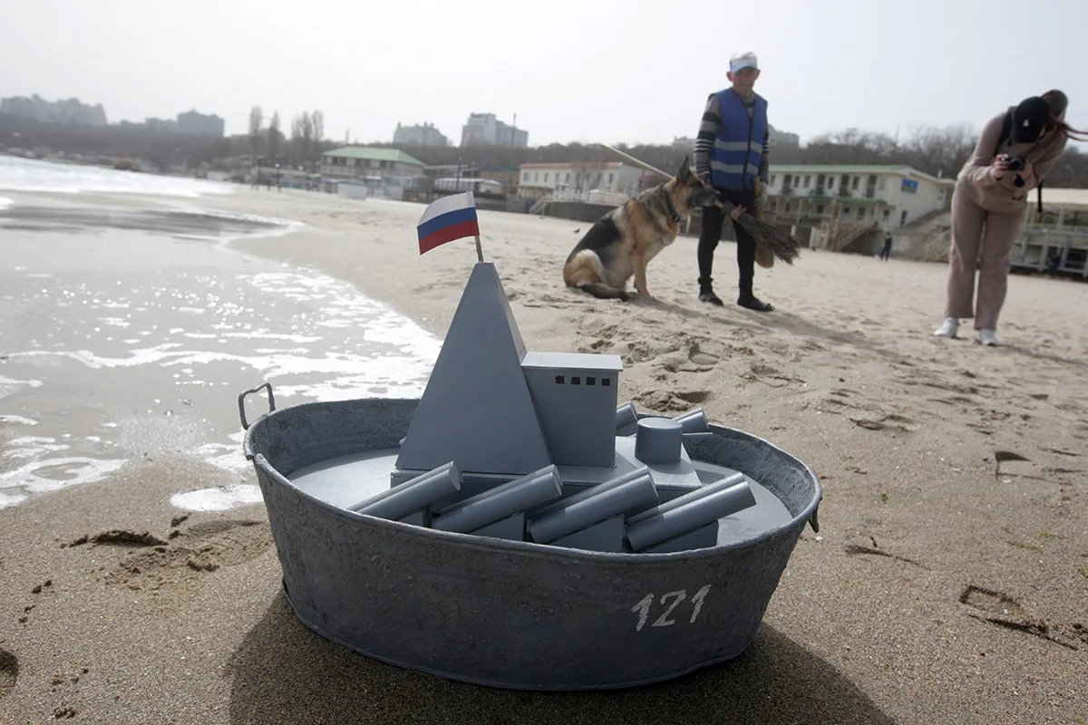 A mock-up of a Russian warship on a beach in Odesa, Ukraine, on 1 April 2022. Photo: Stringer / NurPhoto / Getty Images