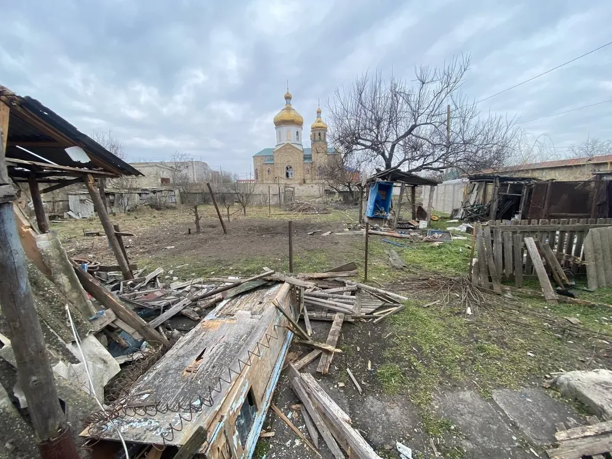 Взрыв… У моего дома аж крыша приподымается». Как живут люди по оба берега  Днепра — на уже освобожденной и еще оккупированной территории, —  рассказывают они сами — Новая газета Европа