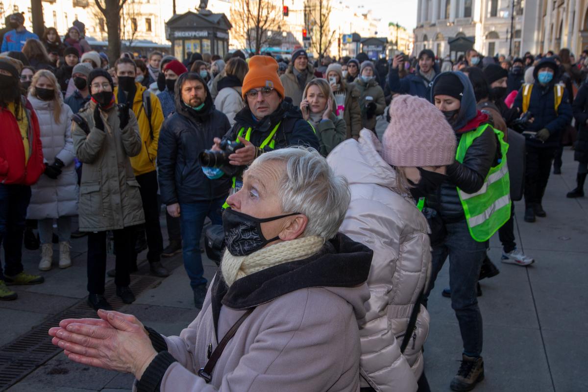 Людмила Васильева на митинге против войны в Украине, 27 февраля 2022. Фото: Дмитрия Цыганова