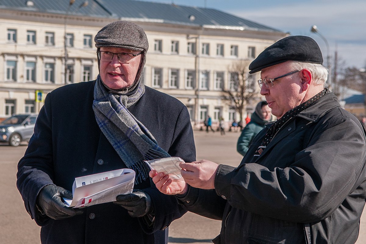 Политологи Валерий Соловей и Николай Сорокин в Костроме, 24 марта 2020 года. Фото: 7x7