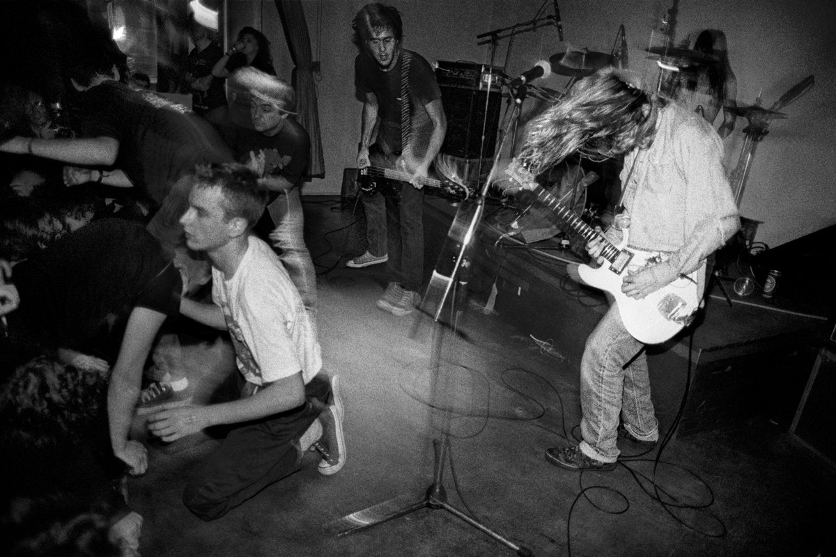 Концерт Nirvana в SOAS (Школа восточных и африканских исследований), Лондон 27 октября 1989 года. Фото: Ed Sirrs / Camera Press / Vida Press