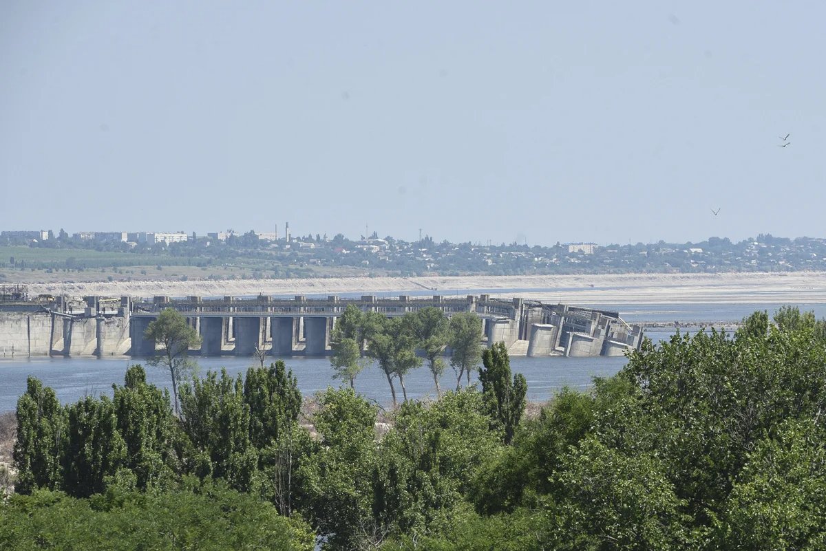 View of the destroyed Kakhovka dam on the banks of the Dnipro in the Kherson region, 5 July 2023. Photo: Anadolu Agency / Abaca Press / ddp images / Vida Press