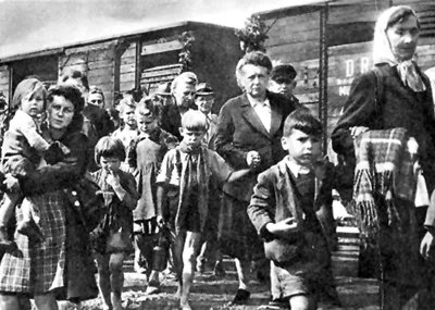 Expulsion of Sudeten Germans following the end of World War II. Photo: Wikimedia