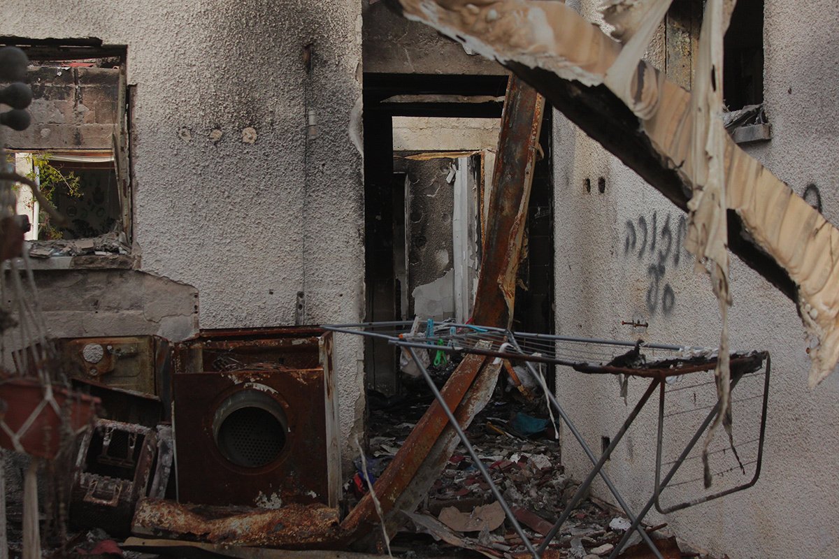 Дом в кибуце Беэри после нападения ХАМАС. Фото: Софья Каневская, специально для «Новой газеты Европа»