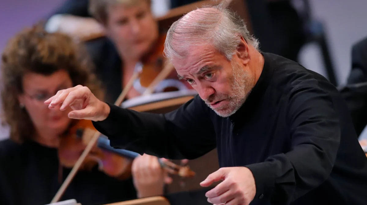 За время войны связанные с Валерием Гергиевым фонды получили почти два миллиарда рублей из госбюджета, подсчитала «Новая-Европа»