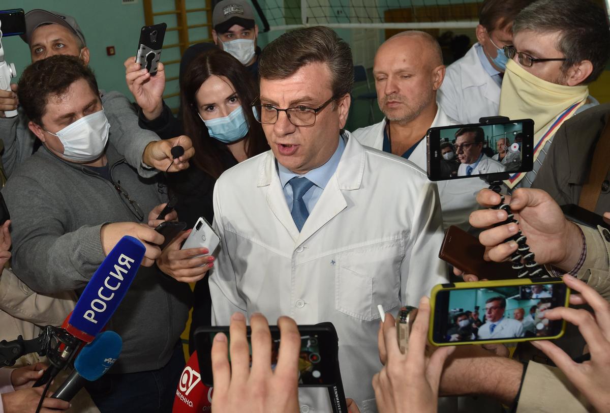 Александр Мураховский, главврач омской больницы, в которую был доставлен Алексей Навальный после отравления. Фото: EPA-EFE/MAXIM KARMAYEV