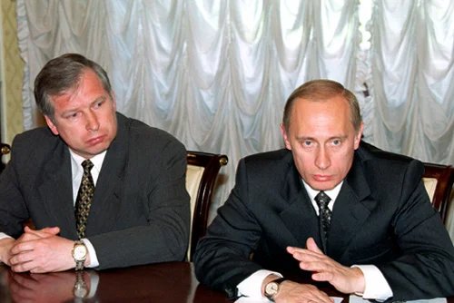 Viktor Cherkesov and Vladimir Putin, 2000. Photo: Wikimedia Commons, Kremlin.ru