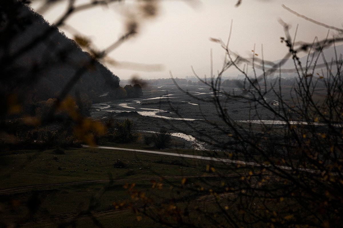 Вид на реку Алазани в Панкисском ущелье. Фото: Влад Докшин / «Новая газета Европа»