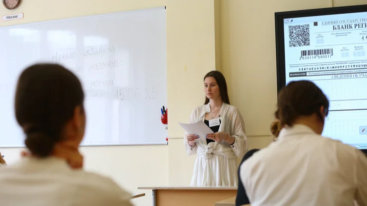 Какой процент от преподавательского состава в российских школах составляют женщины?