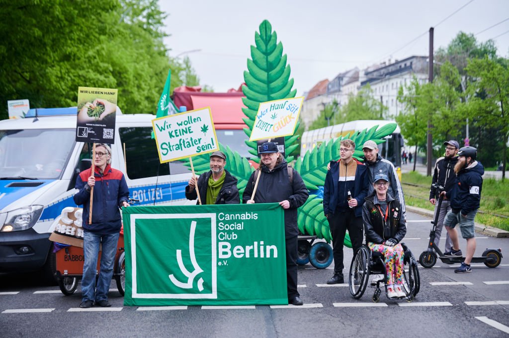 Демонстрация за легализацию каннабиса, Берлин, Германия, 6 мая 2023 года. Фото: Annette Riedl / picture alliance / Getty Images