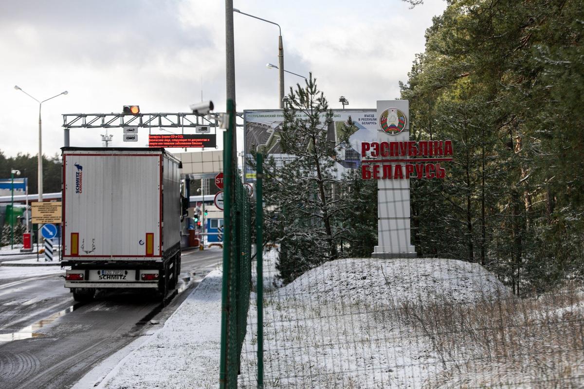 A checkpoint at the border between Belarus and Lithuania. Photo: Paulius Peleckis / Getty Images