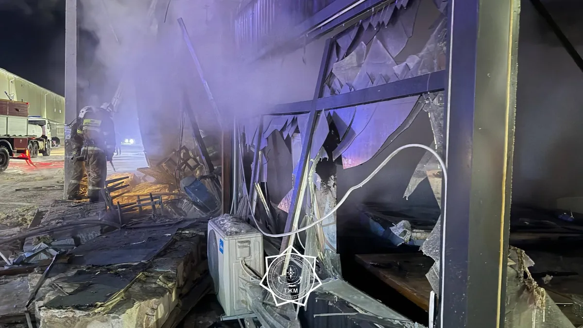 В Казахстане при взрыве газа в кафе «Центр плова» погибли семь человек, еще 19 пострадали