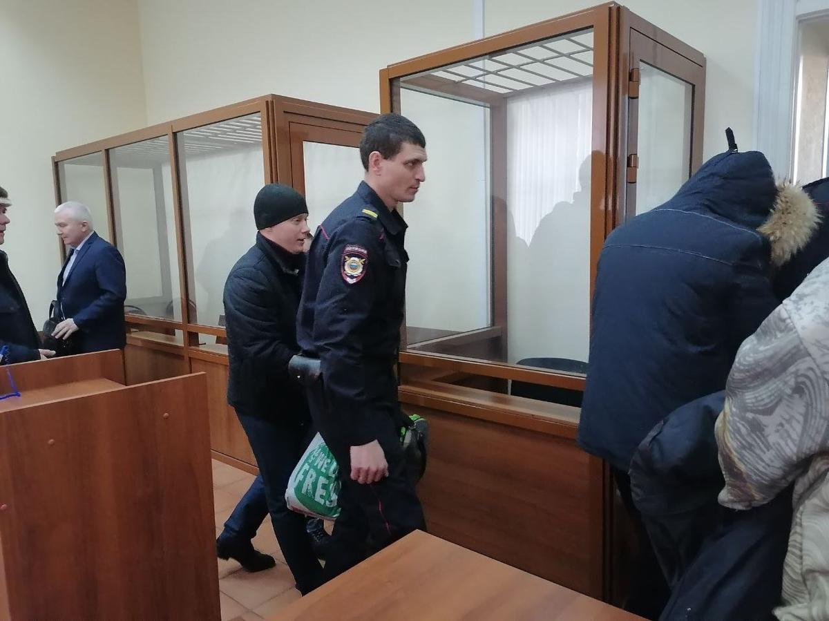 Из зала суда уводят Кострова. Фото: Команда против пыток