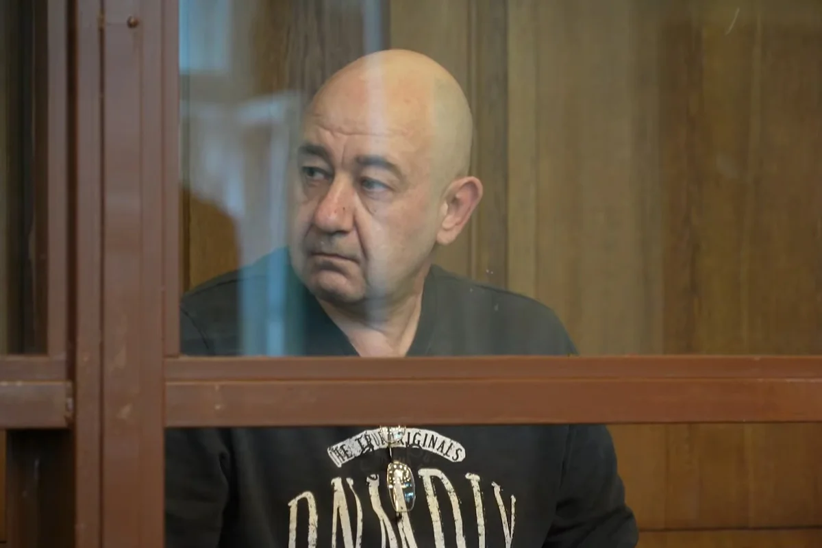 Дмитрий Баграш на заседании берлинского суда, июль 2024 года. Фото: DW / <a data-sk="tooltip_parent" data-stringify-link="https://youtu.be/bjdffX_RqLM" href="https://youtu.be/bjdffX_RqLM" rel="noopener noreferrer" target="_blank">YouTube</a>