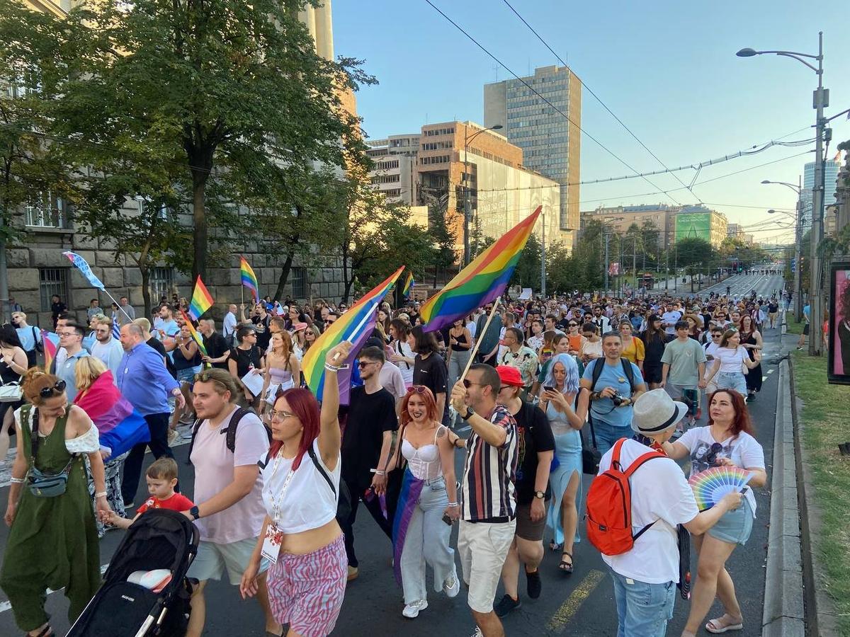 Шествие LGBTIQ+ активистов по Белграду. Фото: Димитар Белявич / специально для «Новой-Европа»