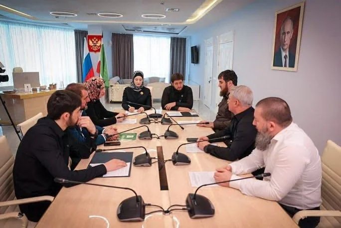 Photo: meeting on the healthcare field development during which Khutmat Kadyrova was appointed the supervisor. Photo: Alkhanov