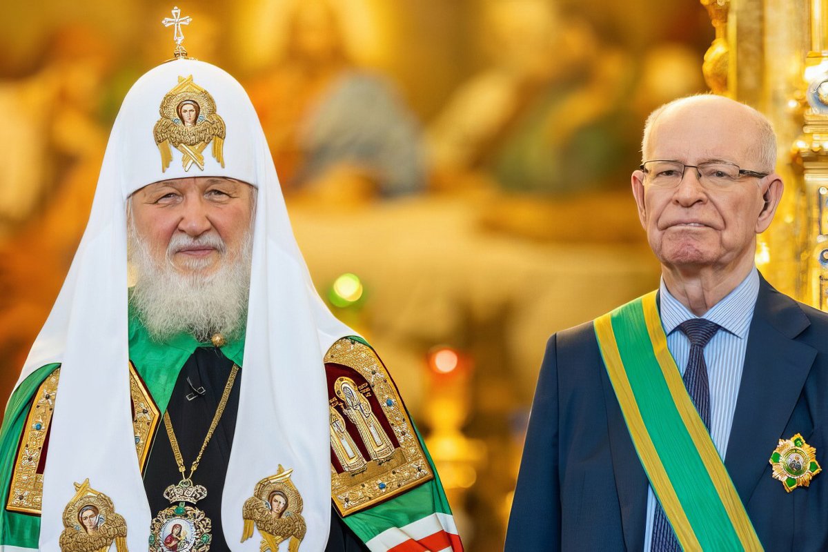 Patriarch Kirill awards the Order of Sergius of Radonezh to physicist Radiy Ilkayev, head of the RFNC. Photo:  nne.ru