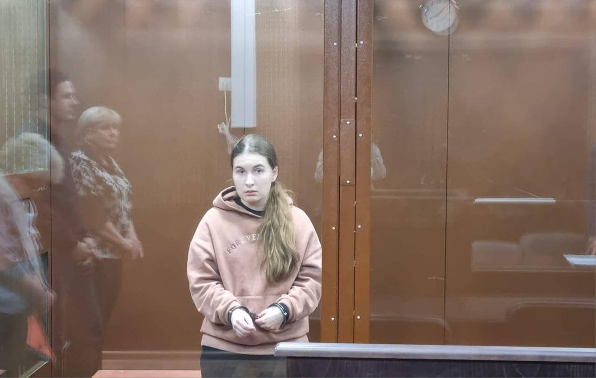 Активистка Алёна Крылова в зале суда. Фото: Московские суды общей юрисдикции