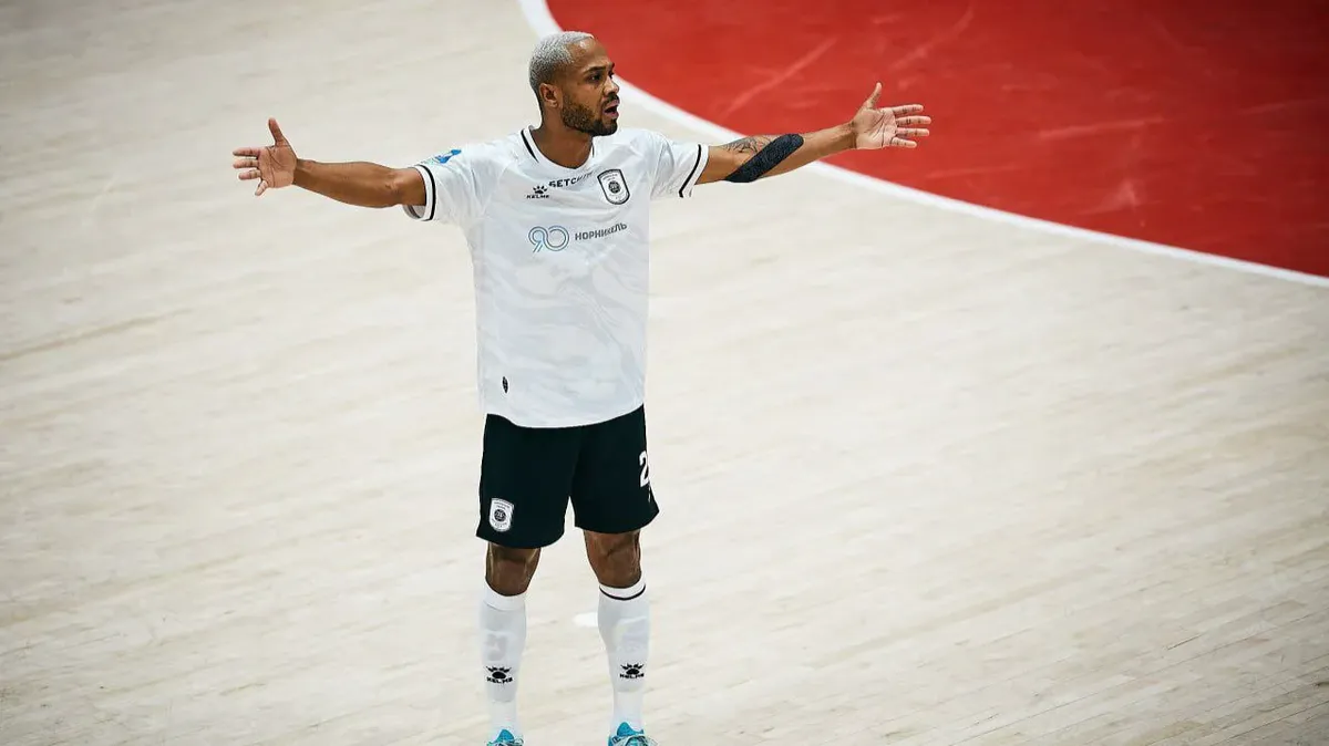 Brazilian futsal player walks off pitch after racist crowd chants in Novosibirsk