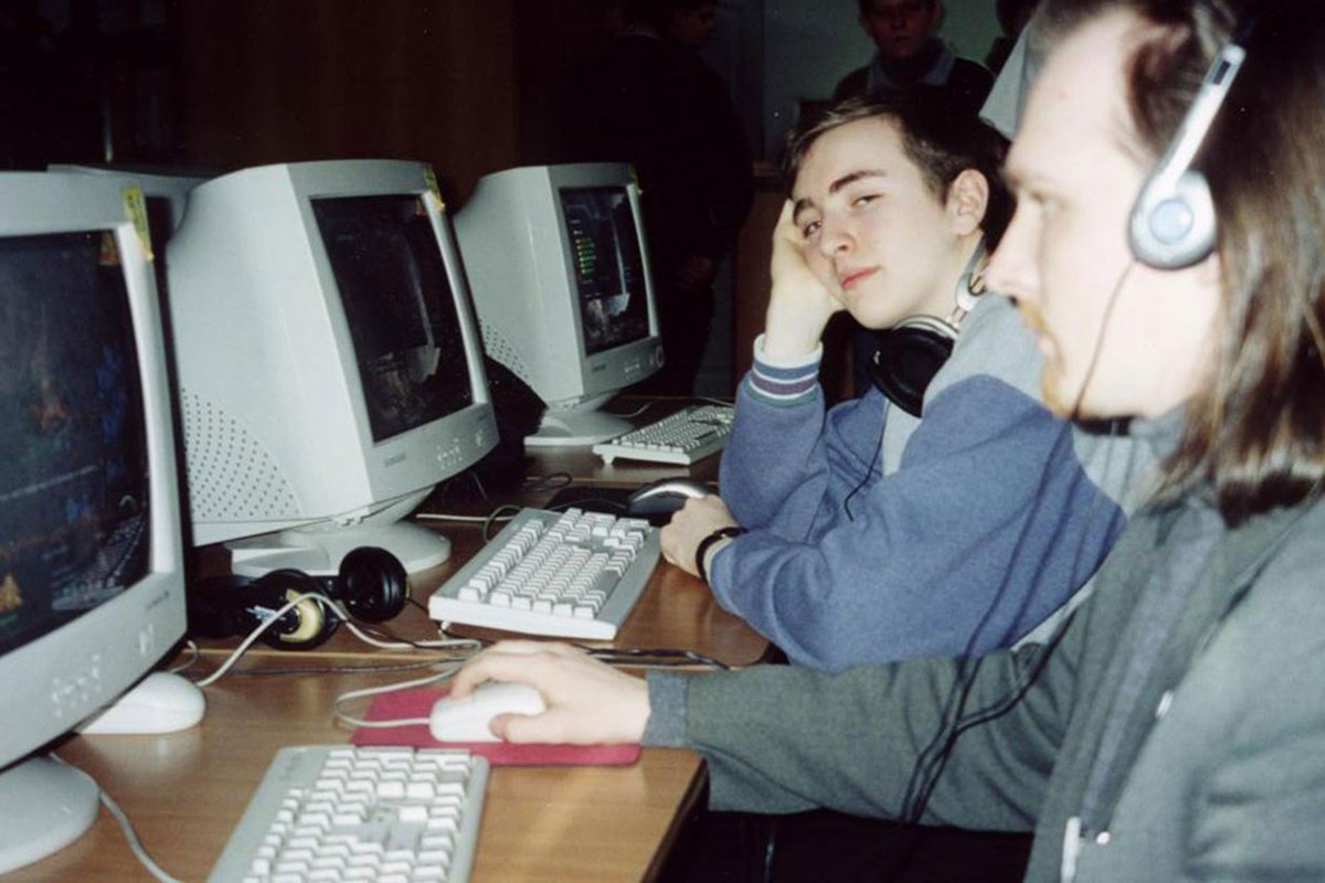 Компьютерный клуб в конце 90-х. Фото: Пресс-служба Федерации компьютерного спорта России