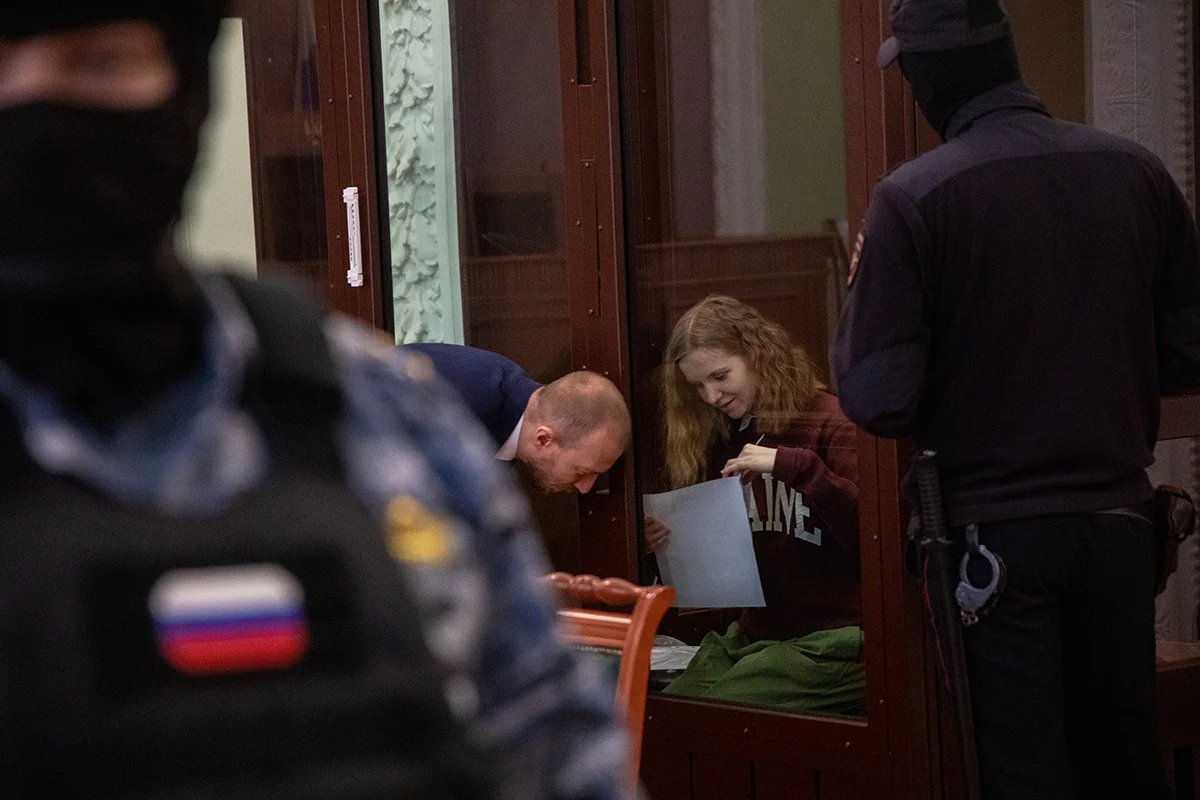 The court hears Daria Trepova’s case. Photo: Dmitry Tsyganov for Novaya Gazeta Europe