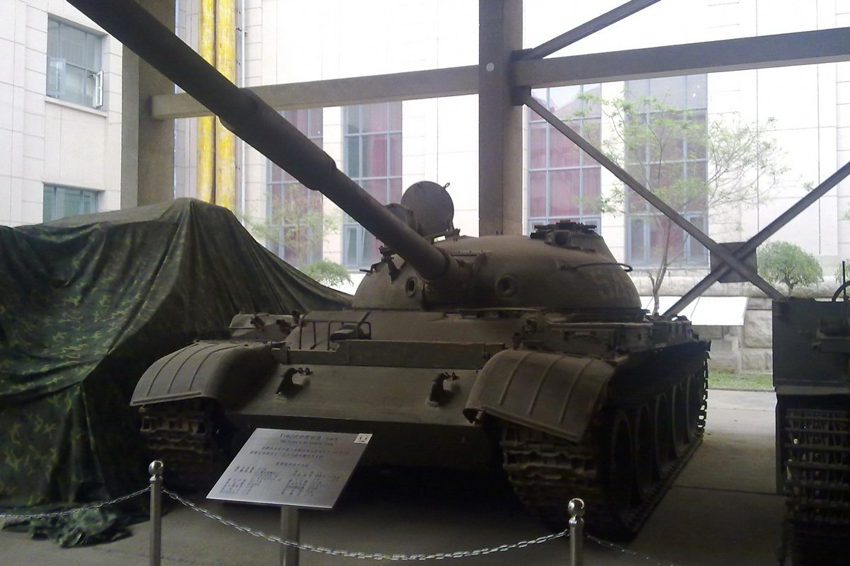 Советский танк Т-62, захваченный китайцами во время столкновения 1969 года, выставленный в Военном музее Китайской народной революции. Фото: Marchrius / Wikimedia (PD)