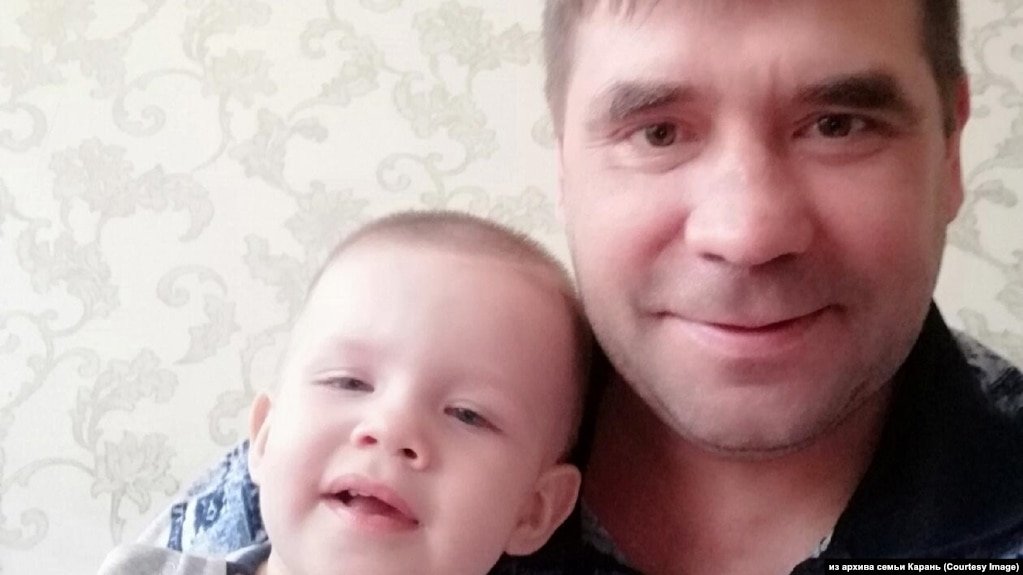 Фото: Дмитрий Карань с младшим сыном/«Сибирь.Реалии»