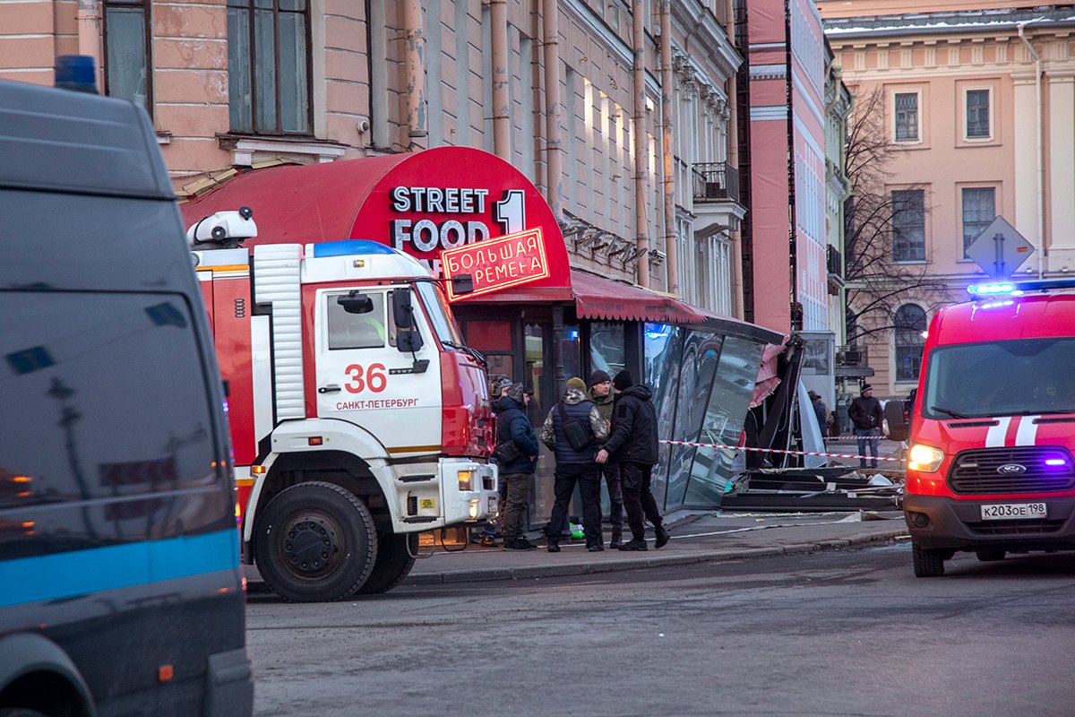 Последствия взрыва в кафе «Патриот». Фото: Дмитрий Цыганов / «Новая газета Европа»