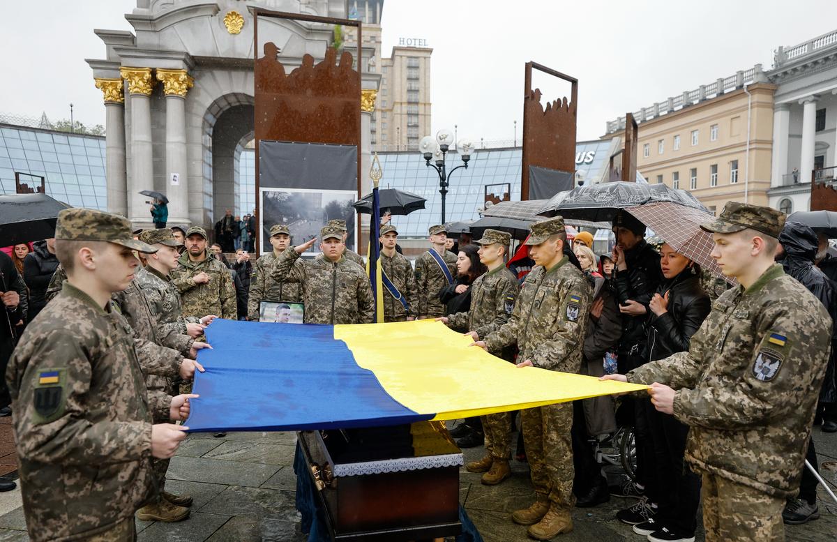Kyiv bids farewell to Ukrainian serviceman killed in action, 24 April 2024. Photo: SERGEY DOLZHENKO