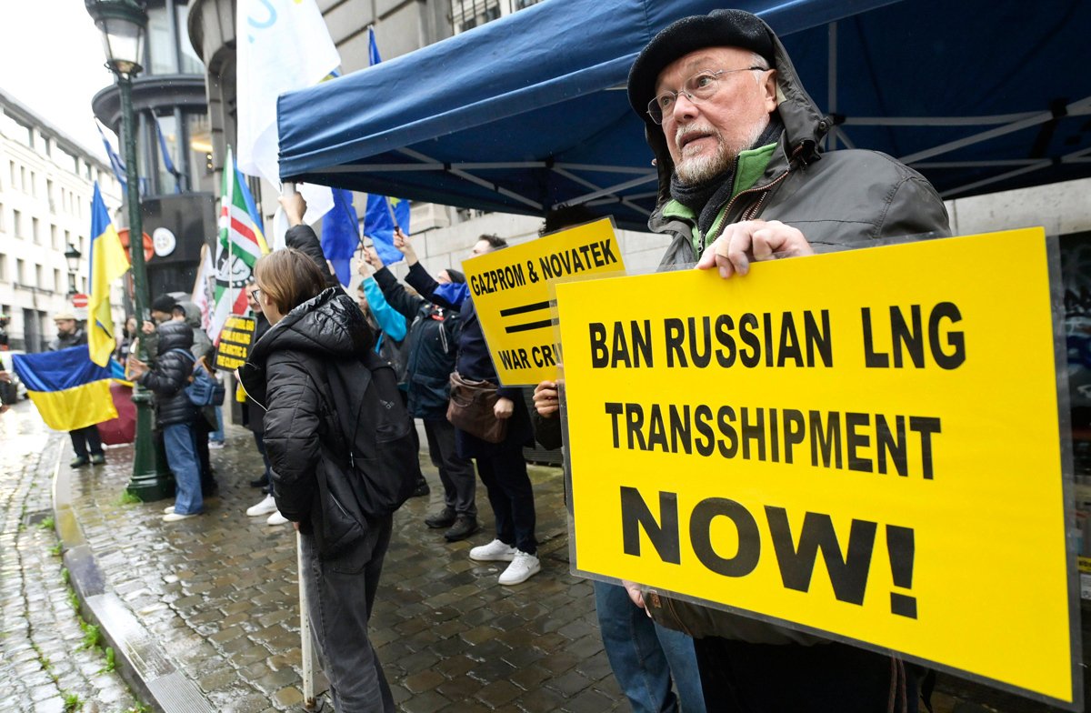 Protest požadující zákaz ruského zkapalněného zemního plynu v Bruselu, Belgii, 30. října 2023. Foto: Didier Lebrun / Foto novinky / Imago Images / Scanpix / LETA (upraveno)