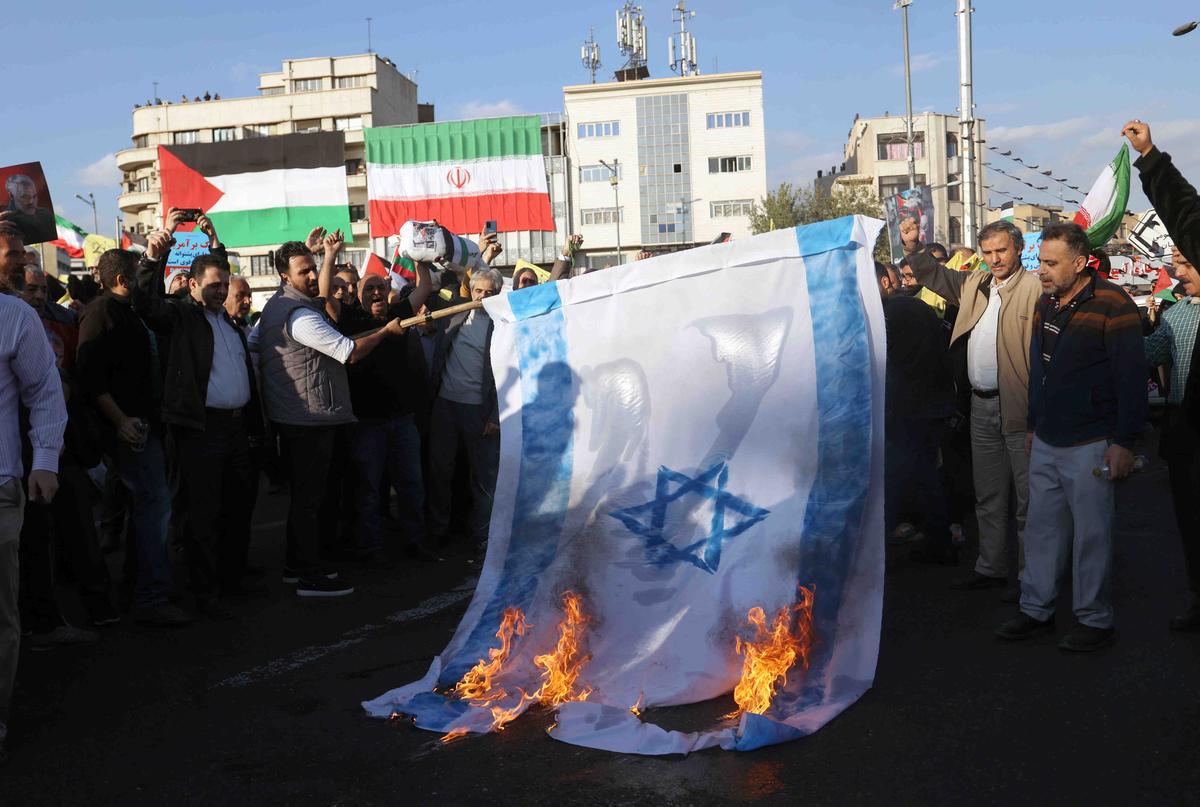 Антиизраильская демонстрация в Тегеране, Иран, 18 ноября 2023 года. Фото: EPA-EFE / ABEDIN TAHERKENAREH