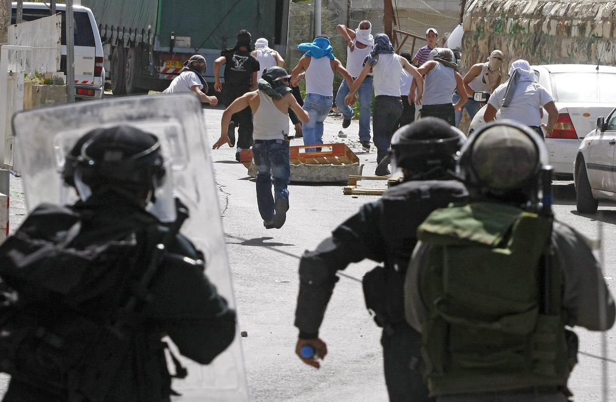 Беспорядки в Восточном Иерусалиме. Фото: EPA/ABIR SULTAN ISRAEL OUT