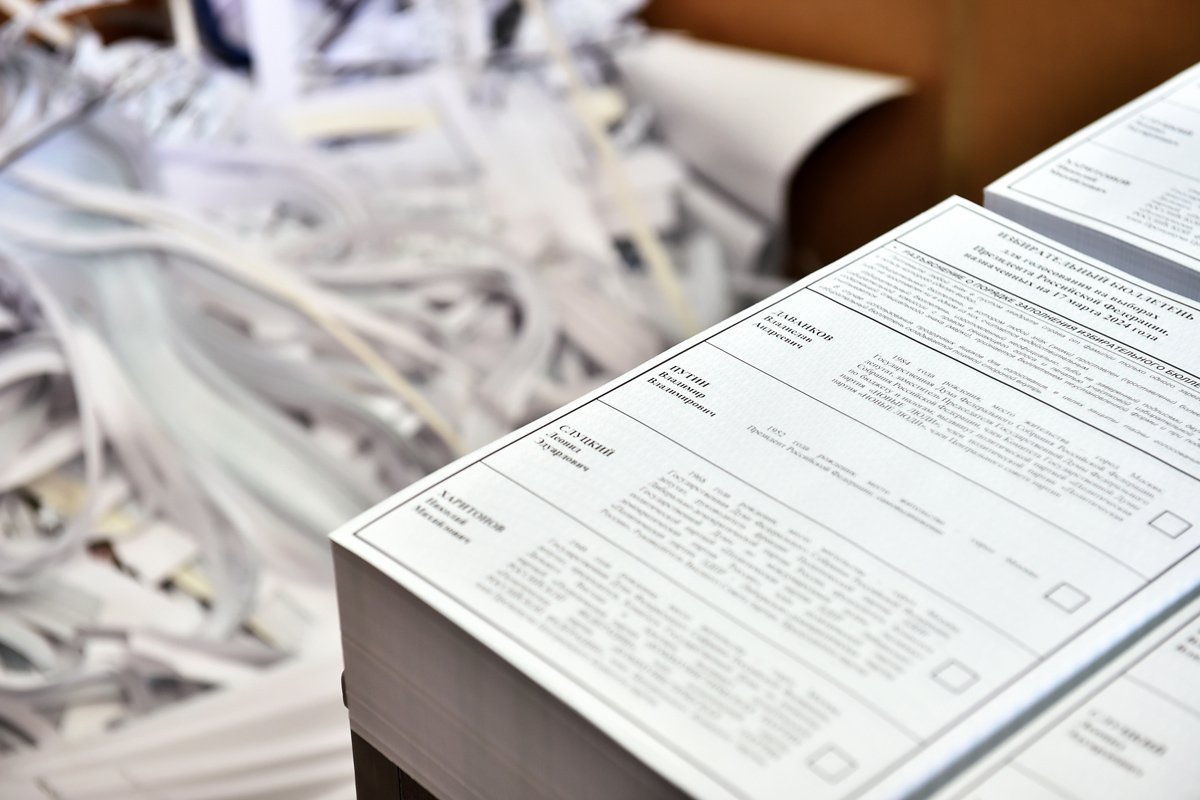 Печать бюллетеней для голосования на выборах президента РФ, которые пройдут с 15 по 17 марта 2024 года, Новосибирск, 22 февраля 2024 года. Фото: Влад Некрасов / Коммерсантъ / Sipa USA / Vida Press
