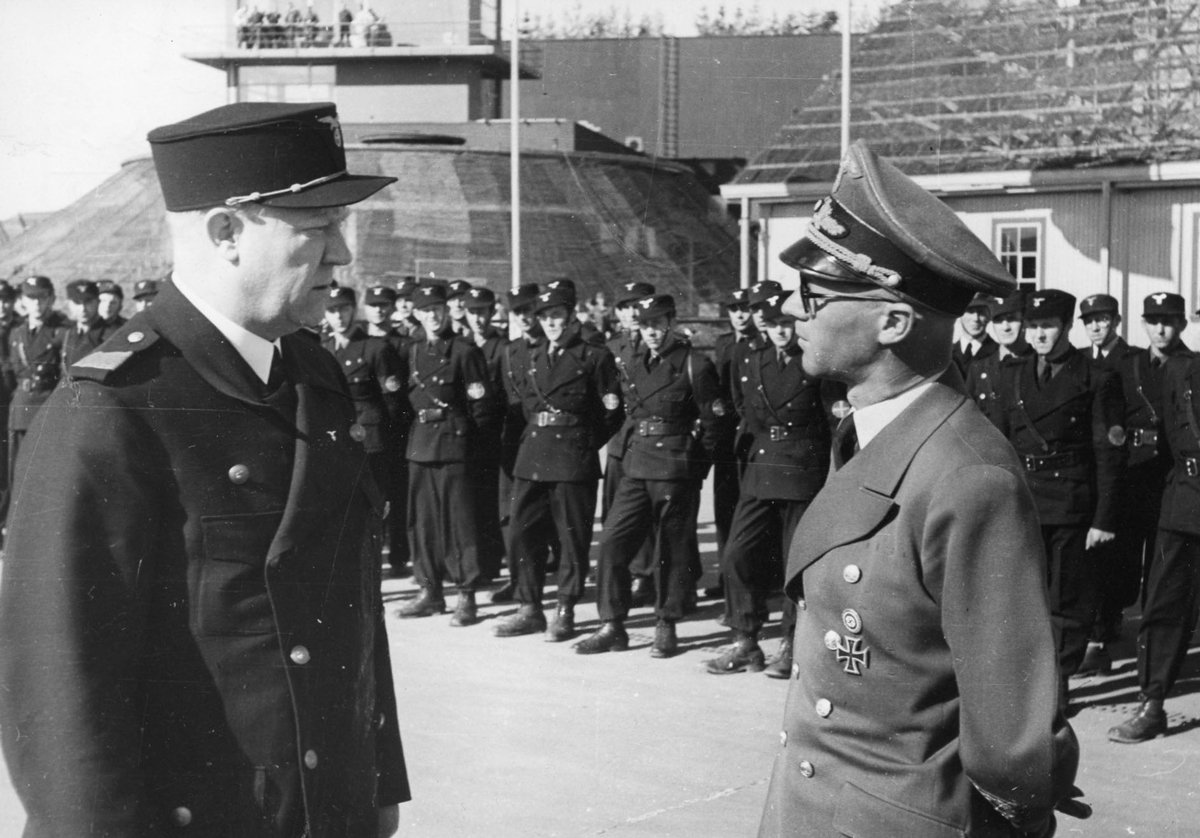 Видкун Квислинг и Йозеф Тербовен инспектируют подразделение «Хирд» — военизированное крыло норвежской фашистской партии «Национальное единство» — во время нацистской оккупации Норвегии. Фото: WS Collection / Alamy / Vida Press