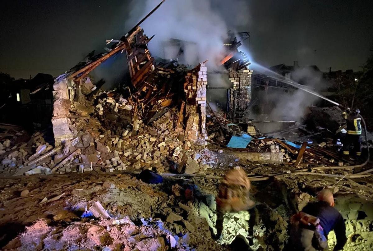 Emergency workers at the scene of a missile strike on the Ukrainian city of Kryvyi Rih, 21 September 2024. Photo: Serhiy Lysak / Telegram