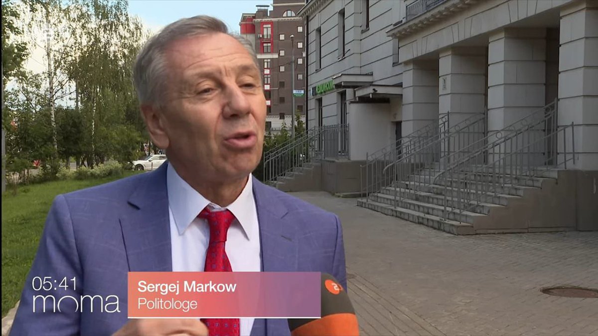 Сергей Марков дает интервью иностранному СМИ. Фото: скриншот YouTube