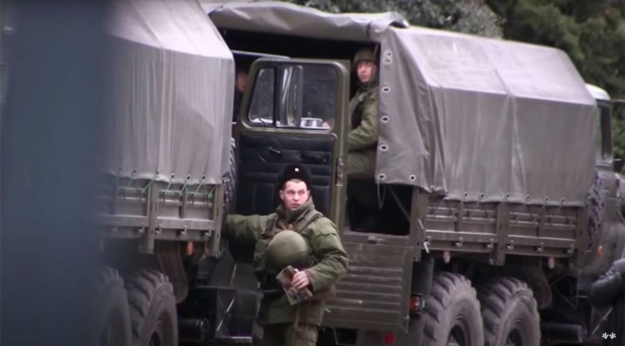 Российские военные в Ялте, 25 февраля 2014 года. Фото: «Проект»
