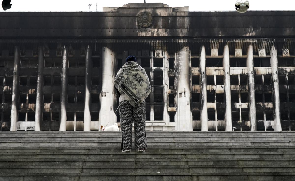 Последствия протестов в Алматы, 11 января 2022 года. Фото: Pavel Pavlov/ Getty Images