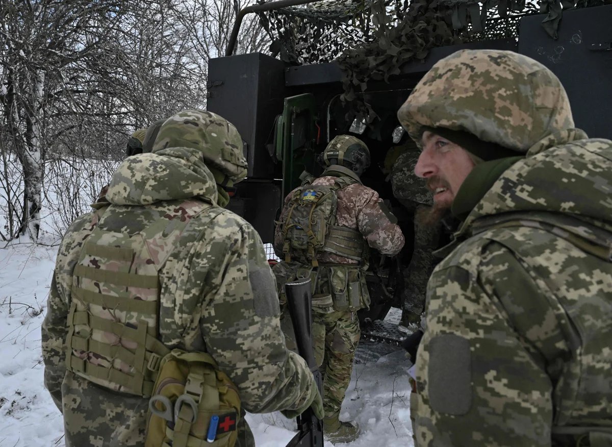 Ukrainian servicemen undergo training in Ukraine’s Donetsk region, 16 February 2025. Photo: Genya Savilov / AFP / Scanpix / LETA